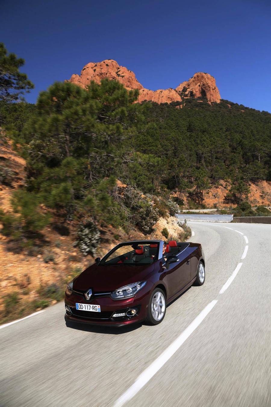  Renault Megane Coupe-Cabriolet 2015 года  (фото 23 из 36)